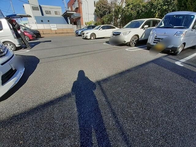 フランブリーズⅡの駐車場
