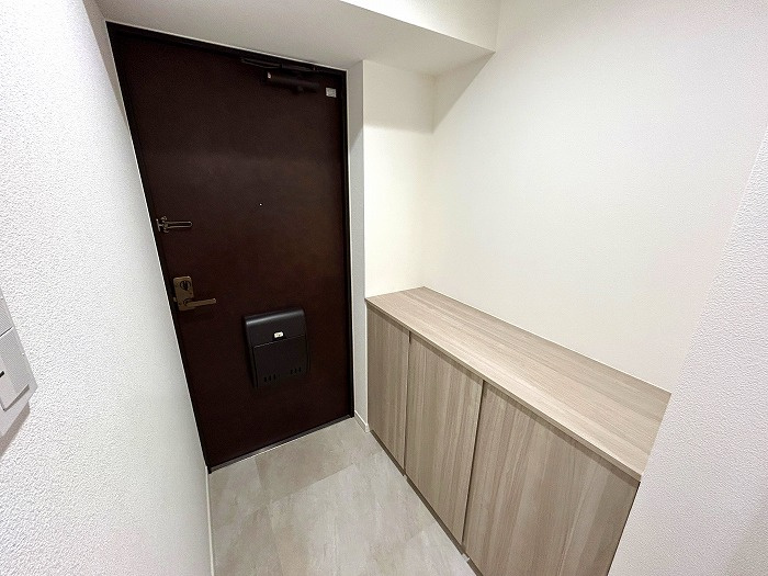 名古屋市西区こも原町の中古マンションの玄関|◇玄関◇　　収納完備で玄関がスッキリと片付きます♪