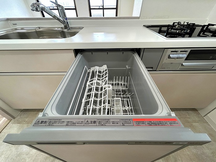 名古屋市西区こも原町の中古マンションのキッチン|◇食洗機◇　　家事の時短になる便利な食洗機付き♪　