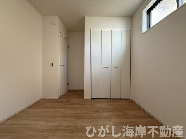平塚市菫平　新築戸建の寝室|5帖　納戸