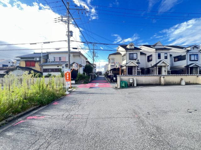 売土地　大和高田市田井新町　の前面道路含む現地写真