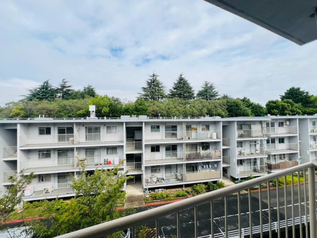 上高丸厚生年金住宅3号棟の展望