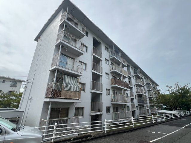上高丸厚生年金住宅3号棟