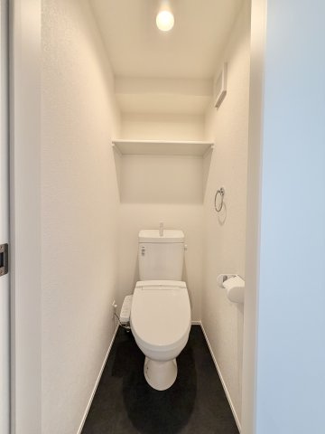 メゾンドリズリのトイレ|※同タイプの別号室のお写真となります