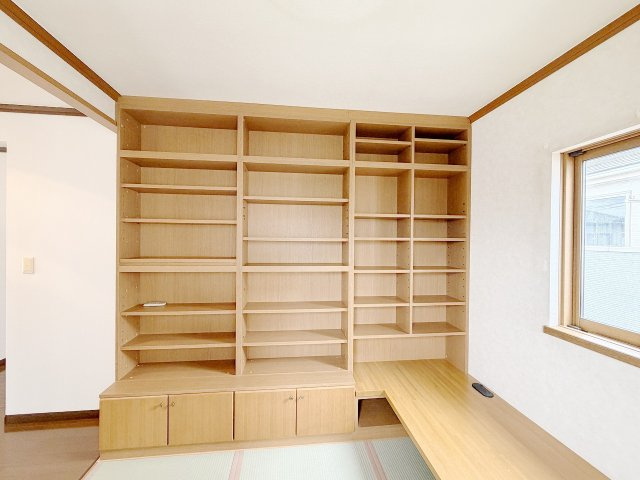 久喜市西大輪の収納|書籍もたっぷり収納。本好きには嬉しい♪
