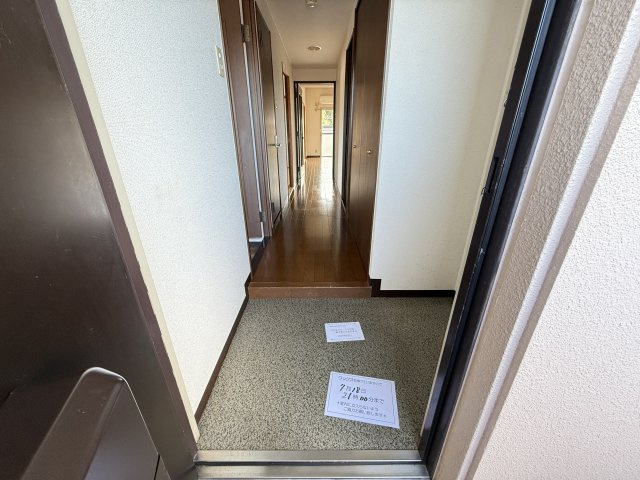 ハイツサンヴァリエの玄関