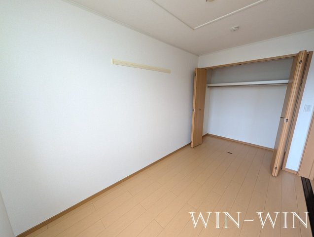 サニー フォレストの寝室