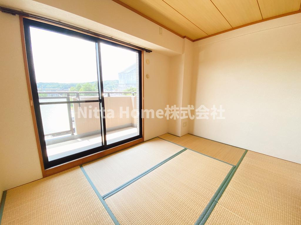 エール豊岡の和室|６帖の和室のお部屋があります☆