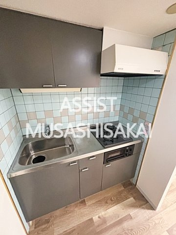 三鷹ハイデンスのキッチン|写真：設備同仕様の別物件です