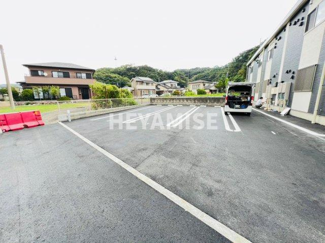 Village.Mの駐車場