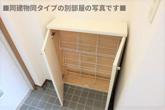 ルネスセンチュリー拝島の玄関