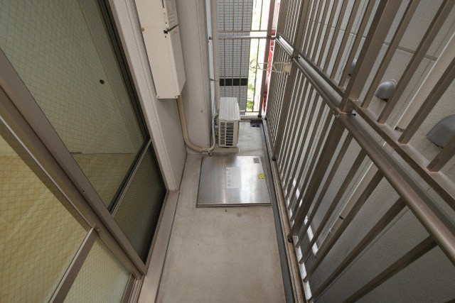 大阪市西区西本町１丁目の賃貸マンションのバルコニー