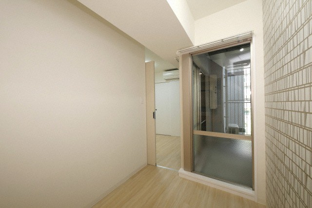 大阪市西区西本町１丁目の賃貸マンションの洋室