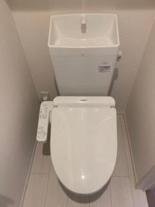 セジュール西台５のトイレ