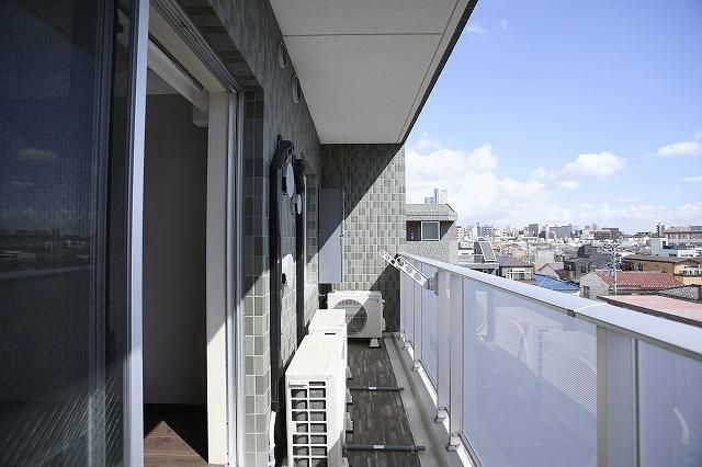 ＬＩＭＥＲＥＳＩＤＥＮＣＥ　ＨＩＫＩＦＵＮＥのバルコニー