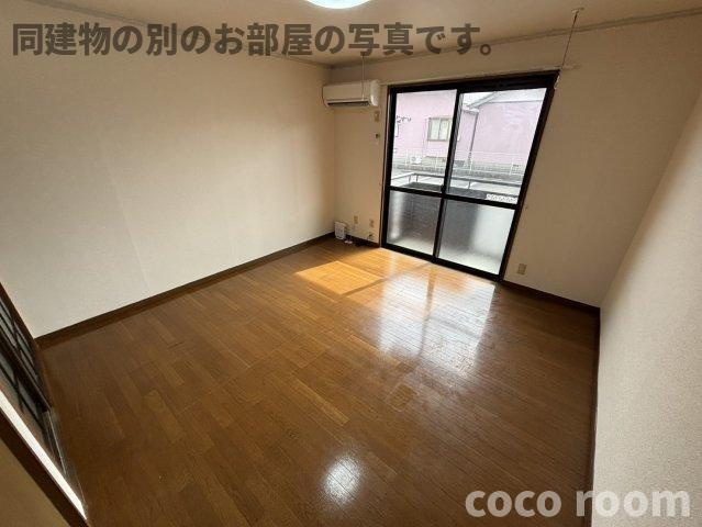 ハイツせみじまⅡの居間・リビング