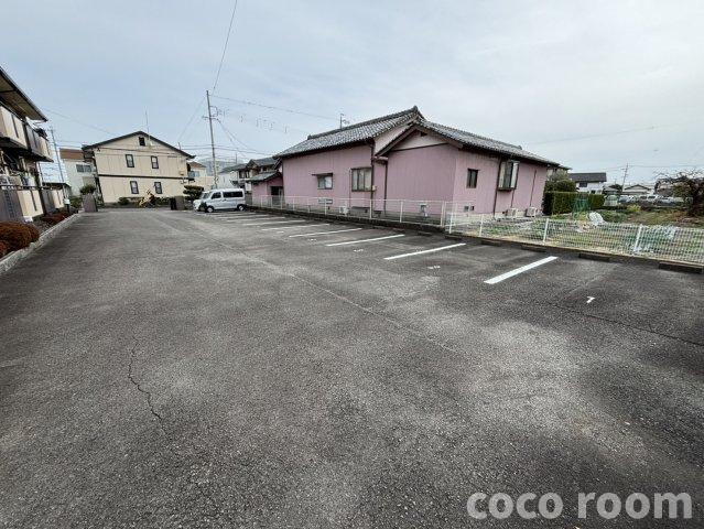ハイツせみじまⅡの駐車場