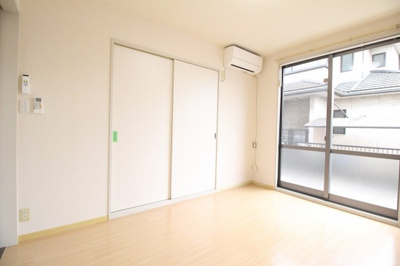 【居間・リビング】 | クレストコート峰栄 | 退去前のため、別部屋のお写真です。