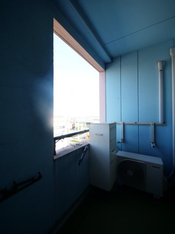 岡杉ビルのバルコニー|※写真は別の部屋のものです。