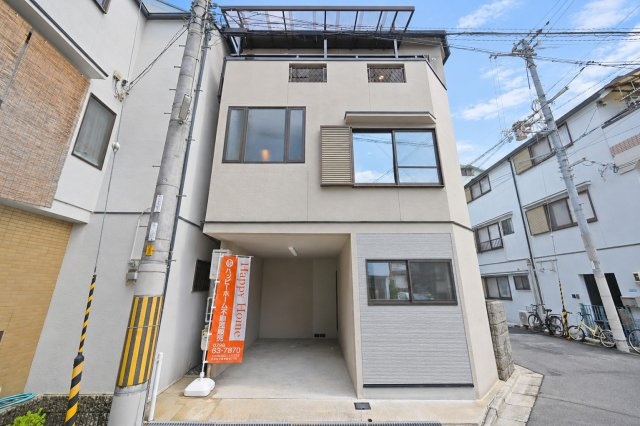 吹田市川岸町中古一戸建て│4LDK＋駐車1台可の外観|ご不明な税金・諸費用についても丁寧にサポートいたします。現地見学で、住まいのイメージやご希望をぜひお聞かせください。