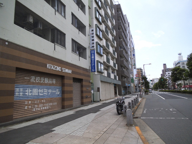 NS赤羽マンションのその他|通り沿いで帰り道も安心♪
