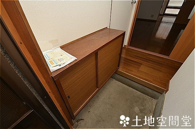 堺アパートの玄関