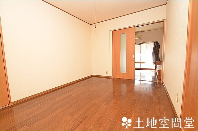 堺アパートの居間・リビング
