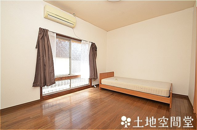 堺アパートの寝室