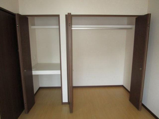 サンパーク西青木の収納