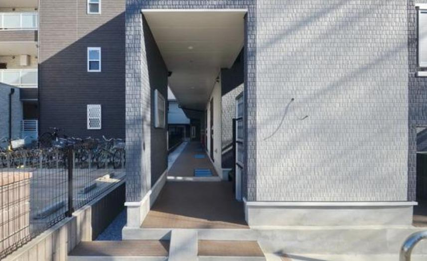 さいたま市中央区鈴谷４丁目の賃貸マンションのエントランス