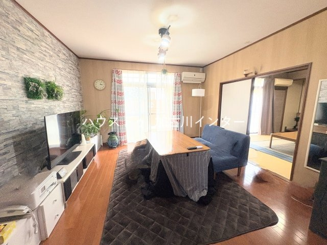 西神吉町岸　中古戸建の居間・リビング