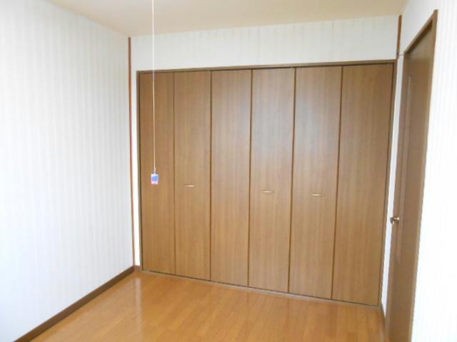 小鳥の森ハイツの洋室