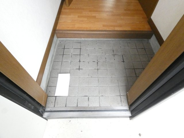 小鳥の森ハイツの玄関