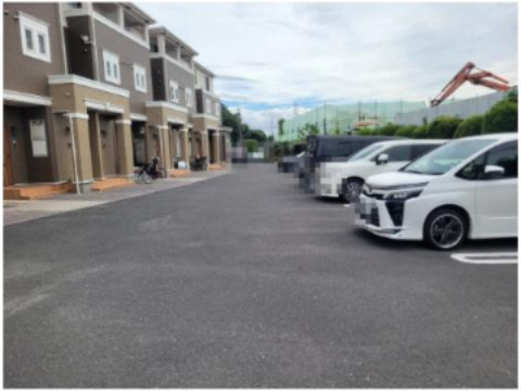 メゾン河北の駐車場