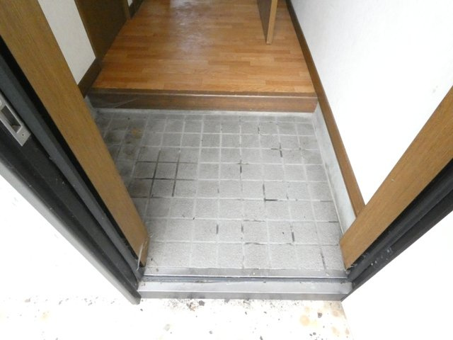 小鳥の森ハイツの玄関