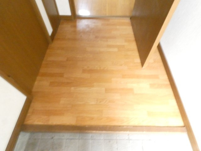小鳥の森ハイツの玄関