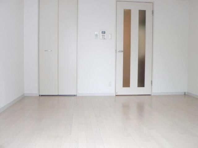 クローネ住吉の居間・リビング