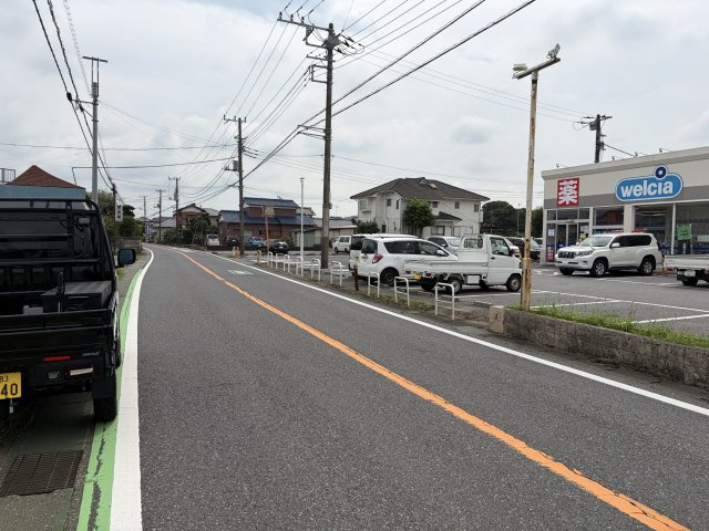 横田売地の前面道路含む現地写真