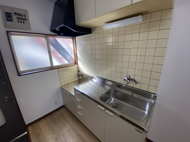 熱海市青葉町　コンフォールハウス  のキッチン