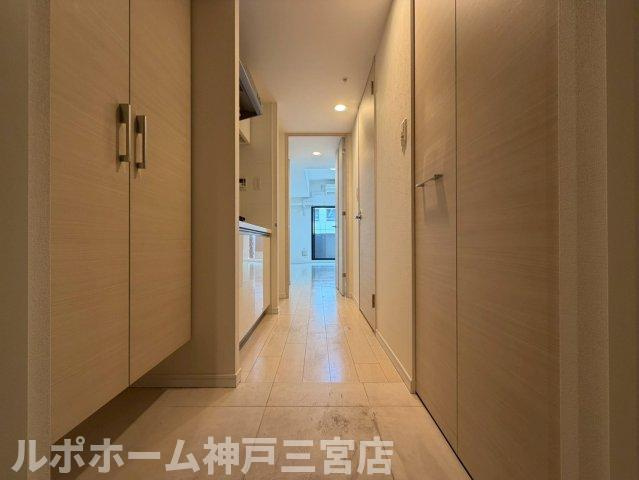 S-RESIDENCE神戸磯上通の玄関