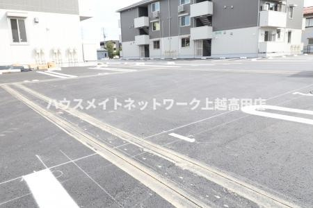 レフィナードCの駐車場|消雪付駐車場
