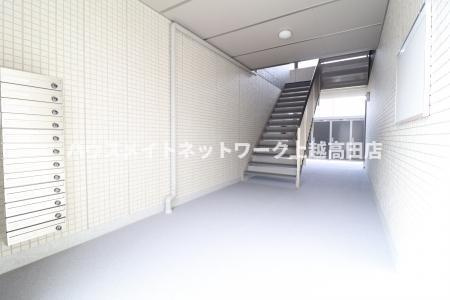 レフィナードCのエントランス|エントランス