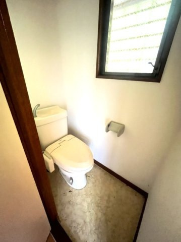 細貝ハイツのトイレ|落ち着いた色調のトイレです
