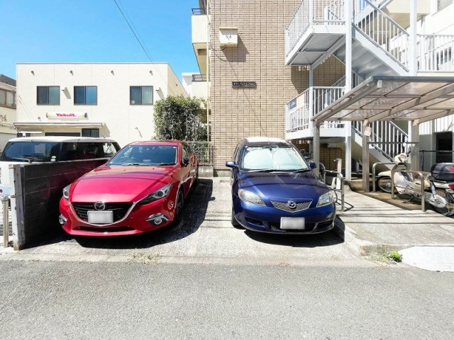 横須賀市夏島町の賃貸マンションの駐車場|カースペースがあります
