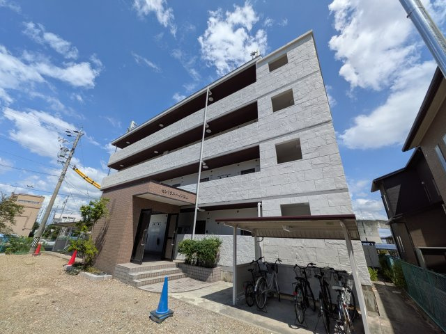 セントラルハイツ茜山の外観
