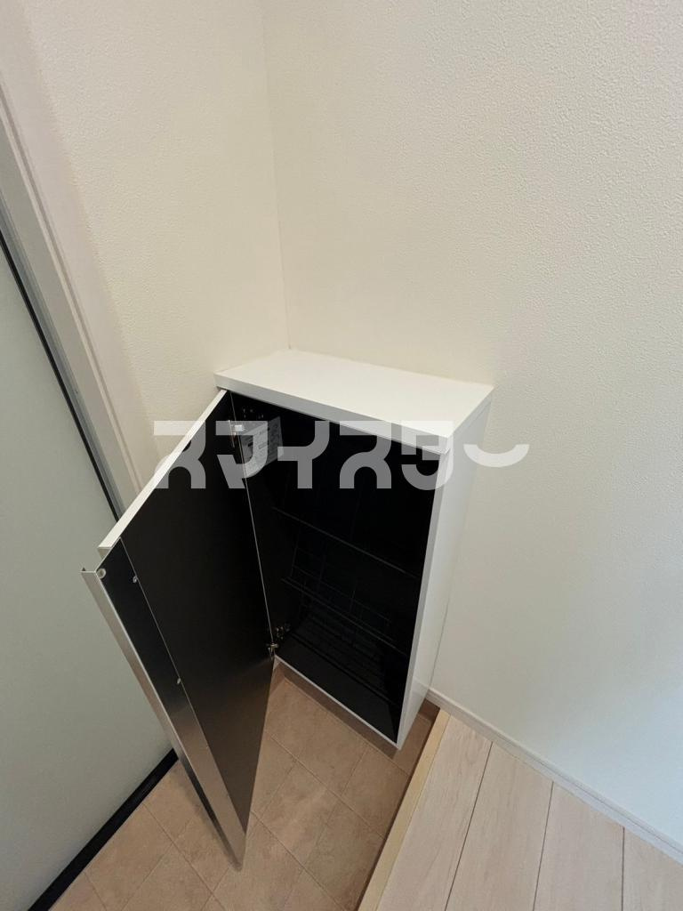 八王子市大和田町７丁目のアパートの玄関