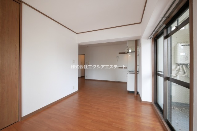 パークハイム住之江の洋室