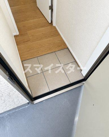 鎌ケ谷市南初富１丁目のアパートの玄関