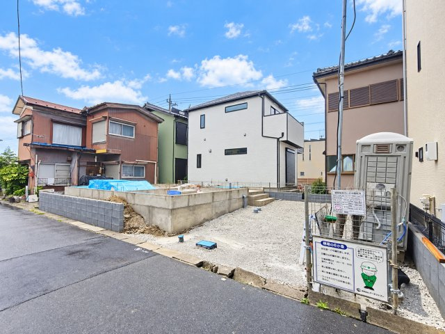 三郷市　東町　新築戸建　全1棟の前面道路含む現地写真|前面道路含む現地写真です
