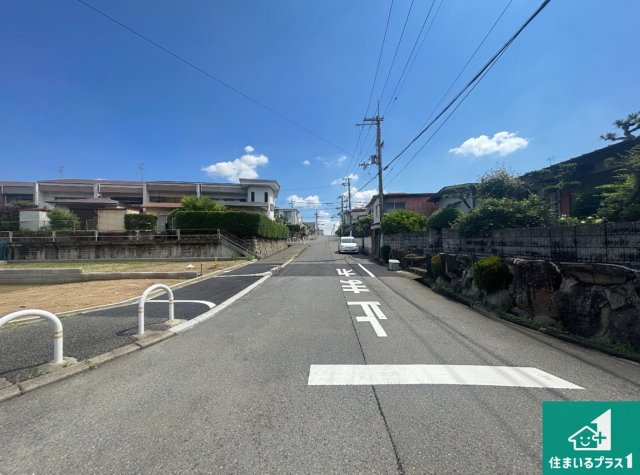 堺市南区宮山台　第1期　新築一戸建ての前面道路含む現地写真|周辺は落ち着いた街並みの住宅地！子育てがしやすい住環境です！まだ未完成ですが、現地でしかわからない事もございます。是非一度ご覧ください。